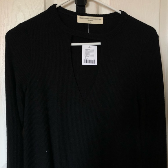 NWT UO Project T Social Cutout Deep-V Tee - Picture 4 of 4